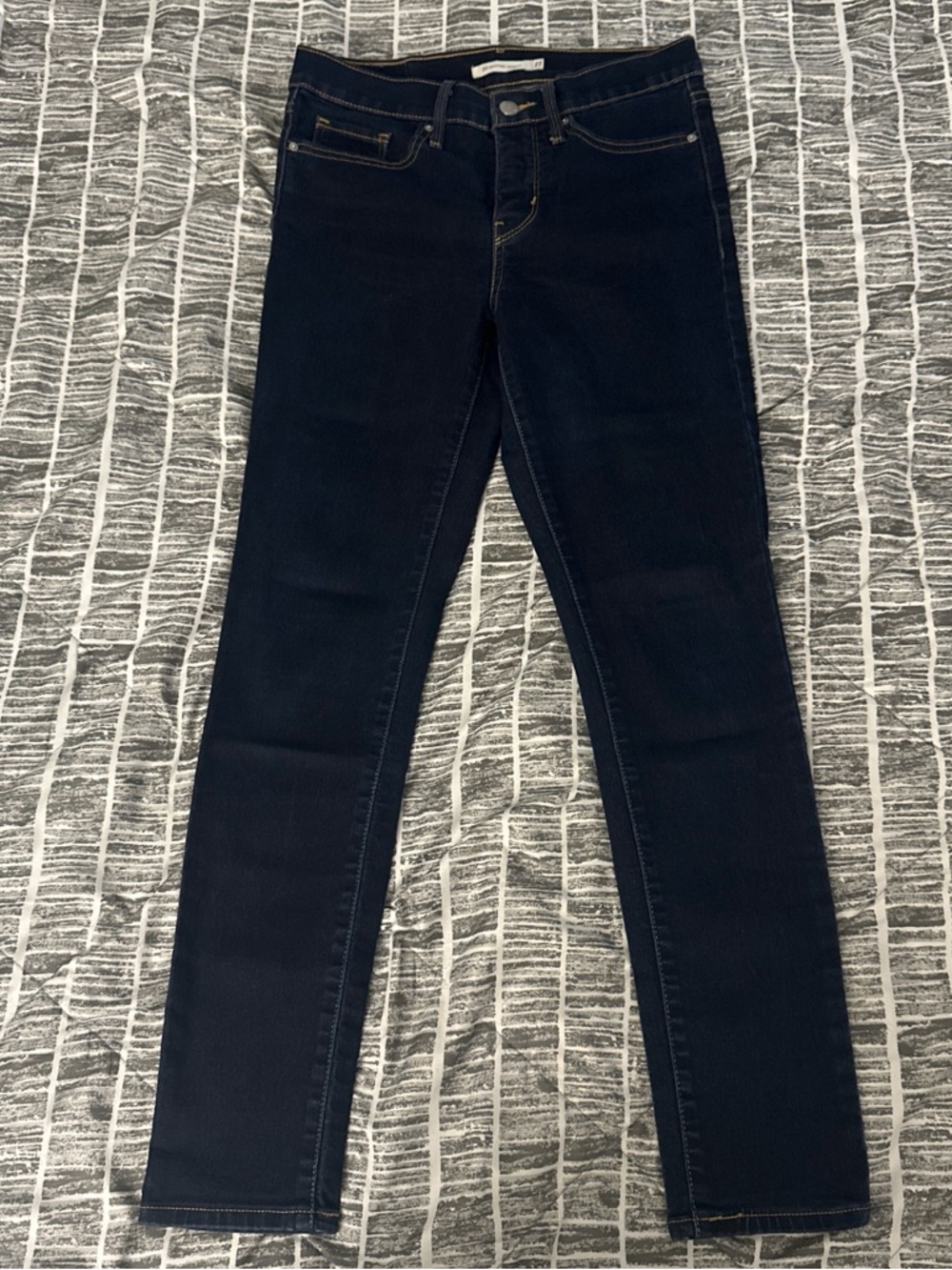 Levi's Dark Indigo Skinny Jeans size 27